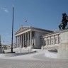 Sightseeing tour across Vienna