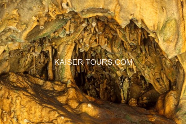 Поездка с детьми в сталактитовую пещеру в Гриффтен