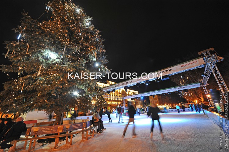 Экскурсия в Братиславу с посещением Пандорф  / Клостерноебург на новый год